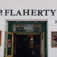 7/28/2014 tarihinde Flaherty&amp;#39;s Irish Barziyaretçi tarafından Flaherty&amp;#39;s Irish Bar'de çekilen fotoğraf