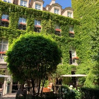 Photo taken at Hôtel Pavillon de la Reine by Elif E. on 7/3/2019