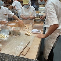 Photo taken at Din Tai Fung 鼎泰豐 by Frank F. on 8/8/2022