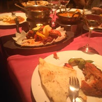 Photo taken at L&amp;#39;Everest Nepalese &amp;amp; Indian Cuisine by Felix C. on 9/20/2014