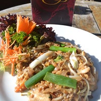 Das Foto wurde bei Sabai Thai Gastrobar von Sabai Thai Gastrobar am 7/24/2014 aufgenommen