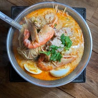 Photo taken at Lacha Somtum Thai Restaurant | ราชาส้มตำ by Jeff W. on 12/14/2019