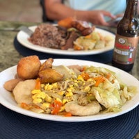 Photo prise au Ackee Bamboo Jamaican Cuisine par Jeff W. le7/28/2019
