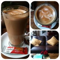 Снимок сделан в Relax Coffee Lounge пользователем Karen W. 10/10/2012