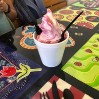 Photo taken at SweetBerries Eatery and Frozen Custard by Shaghayegh E. on 9/13/2018