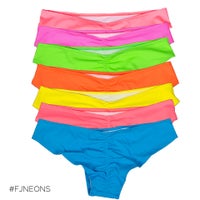 femme jolie swimwear