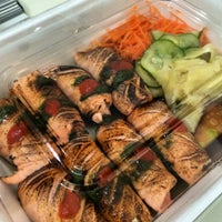7/25/2014 tarihinde Sushi in Kasaziyaretçi tarafından Sushi in Kasa Delivery'de çekilen fotoğraf