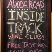รูปภาพถ่ายที่ Adobe Road Winery โดย Eric W. เมื่อ 11/13/2012