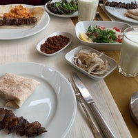Photo taken at Derviş Sofrası Cağ Kebabı by Yaşar Y. on 9/5/2019