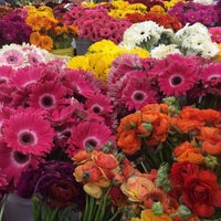 Photo taken at Los Angeles Flower Market by Bonn C. on 3/25/2016