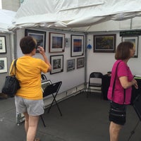 รูปภาพถ่ายที่ Iowa Arts Festival โดย Ron A. เมื่อ 6/7/2015