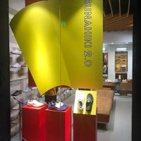 Onitsuka Tiger - Shoe Store in San Lorenzo