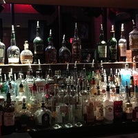 Foto tirada no(a) The Common Interest Karaoke Bar &amp;amp; Grill por Kevin C. em 1/8/2016