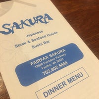 Foto tirada no(a) Sakura Japanese Steak, Seafood House &amp;amp; Sushi Bar por L😎 K. em 8/28/2017