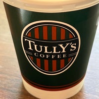 Photo taken at Tully&amp;#39;s Coffee by Hamashon .. on 8/11/2022