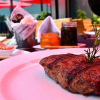 รูปภาพถ่ายที่ Compañía de la Carne (Cía. de la Carne) โดย Compañía de la Carne (Cía. de la Carne) เมื่อ 7/29/2014
