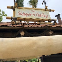 Photo taken at The Skipper&amp;#39;s Gallery by kenji s. on 8/6/2022