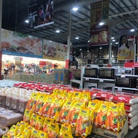 Photo taken at Makro by Pongtorn S. on 2/19/2021