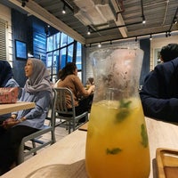 Photo taken at Fish &amp;amp; Co. by Aria T. Kharisma™ on 12/23/2019
