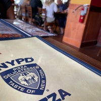 Foto scattata a NYPD Pizza da Scott R. il 11/21/2020