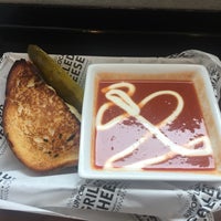 Photo taken at The American Grilled Cheese Kitchen by Edwina on 8/31/2018