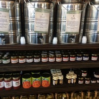 10/5/2017에 Margaret S.님이 EVOO Marketplace-Denver-Olive Oils and Aged Balsamics에서 찍은 사진
