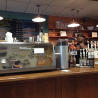 รูปภาพถ่ายที่ Coffee Bar at Bailey&amp;#39;s โดย RJ เมื่อ 6/15/2013