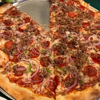 Foto tirada no(a) Za Pizza por Mandy ✨. em 5/29/2023