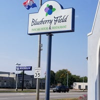 9/17/2017 tarihinde Omar W.ziyaretçi tarafından Blueberry Field Pancake House &amp;amp; Restaurant'de çekilen fotoğraf