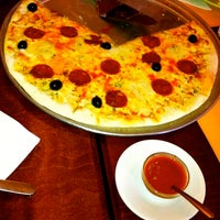 Foto diambil di Pizza na Brasa oleh Ricardo B. pada 8/3/2014