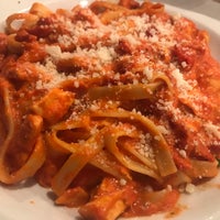 รูปภาพถ่ายที่ Baci Italian Restaurant โดย Lena K. เมื่อ 9/4/2018