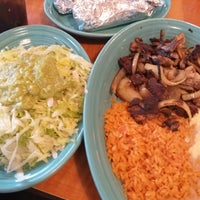 รูปภาพถ่ายที่ Los Tres Amigos Authentic Mexican Food โดย Joyce เมื่อ 5/5/2019