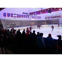 Foto diambil di Queenstown Ice Arena oleh Pikaboyz P. pada 8/16/2014