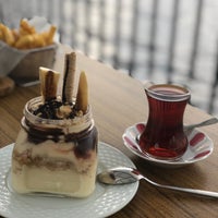 Foto tirada no(a) Manzara Cafe &amp;amp; Restaurant por Murat R. em 10/20/2018