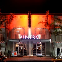 รูปภาพถ่ายที่ Vintro Hotel &amp;amp; Kitchen โดย Vintro Hotel &amp;amp; Kitchen เมื่อ 8/5/2014