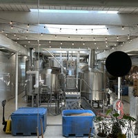 Photo prise au 33 Acres Brewing Company par Ava L. le6/12/2023