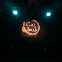 Photo taken at 新宿Cat&amp;#39;s hole by り っ. on 10/8/2022