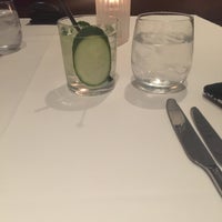 Das Foto wurde bei Aria Restaurant von Fiona D. am 5/7/2016 aufgenommen
