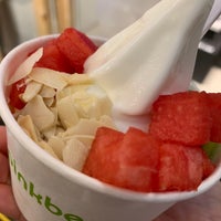 Photo taken at Pinkberry by notnot on 4/2/2022