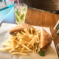 Photo taken at Bubada Club Sandwich and Burger by -Kardelen on 8/4/2019