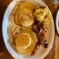 Photo taken at Cracker Barrel Old Country Store by Brent F. on 11/22/2020