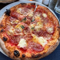 3/10/2022 tarihinde Brent F.ziyaretçi tarafından Onlywood Pizzeria Trattoria'de çekilen fotoğraf