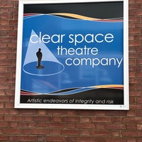 รูปภาพถ่ายที่ Clear Space Theatre โดย Brent F. เมื่อ 6/28/2019