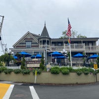 รูปภาพถ่ายที่ Crowne Pointe Historic Inn &amp;amp; Spa โดย Brent F. เมื่อ 6/4/2021
