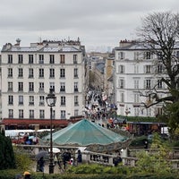Photo taken at Carousel de Montmartre by Tagreed Alswailem on 12/2/2021