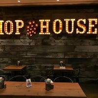 Foto tirada no(a) Hop House por Brian L. em 7/9/2017
