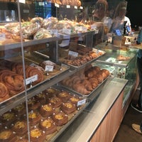 5/23/2016 tarihinde Stepan G.ziyaretçi tarafından Breads Bakery'de çekilen fotoğraf