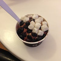 Photo taken at Smooch Frozen Yogurt &amp;amp; Mochi by Dwayne D. on 7/13/2013