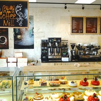 รูปภาพถ่ายที่ Cafe Paris Coffee &amp;amp; Bakery โดย Cafe Paris Coffee &amp;amp; Bakery เมื่อ 8/7/2014