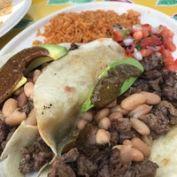 Снимок сделан в Lola&amp;#39;s Mexican Cuisine пользователем Linus L. 8/26/2020